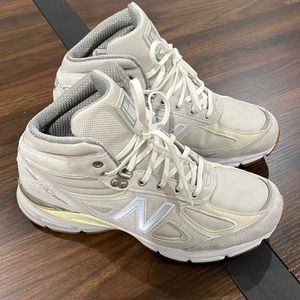 Mens New Balance 990 Mid/Boot, size 9.5. Very gently worn, no box.